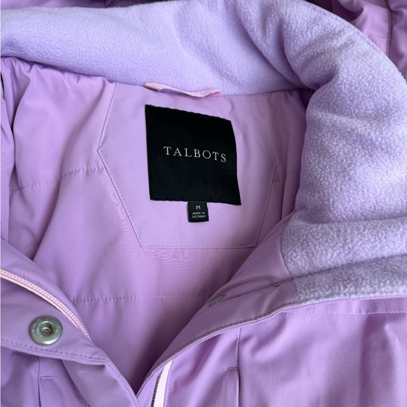 New snap ski jacket.Optional hood, tailored waistline, snaps at front placket. - Picture 3 of 7